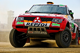 Barcelona: Presentació equip Repsol Dakar 2008 Mitsubishi Pajero